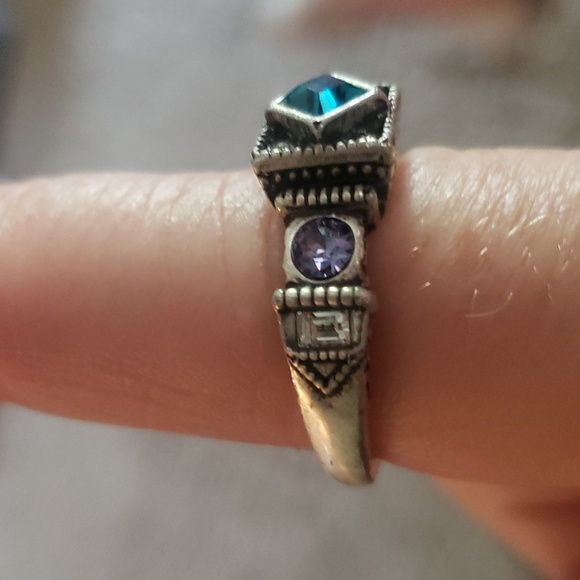 Ring - Picture 2 of 4